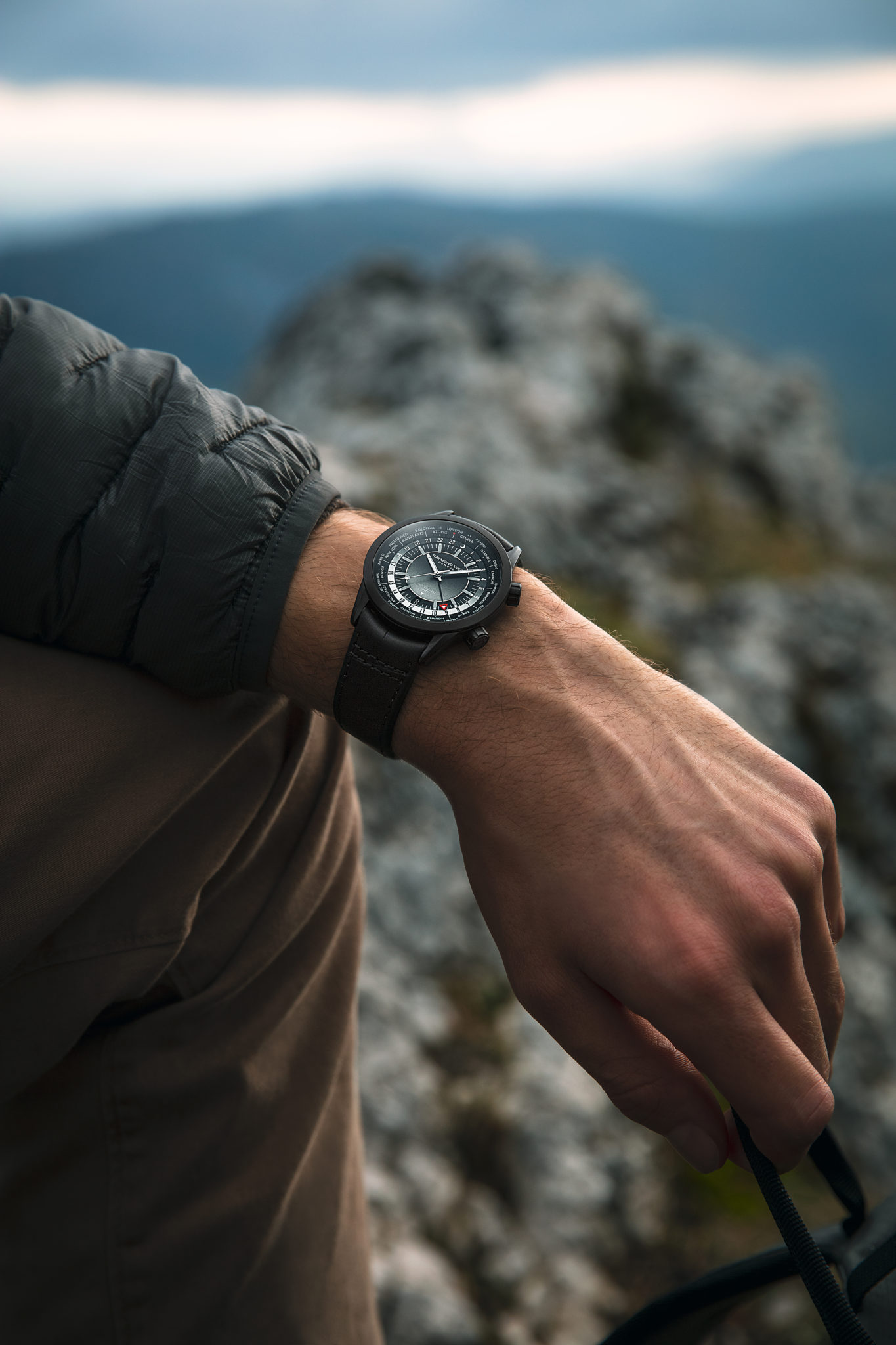 FREELANCER_2765-BKC-20001_LIFESTYLE_RW_01-scaled