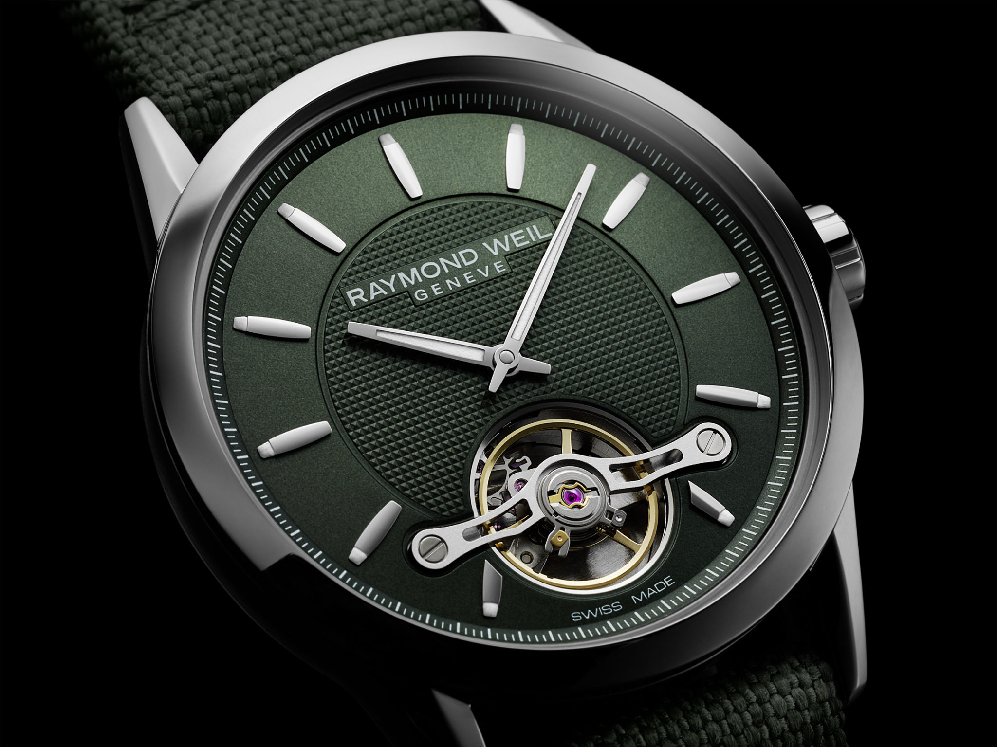 RW_freelancer_2780-stc-52001_clupdial_blk_rvb_72dpi_forWeb-scaled